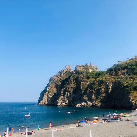 Appartamento Sul Lungomare Di S Alessio SantʼAlessio Siculo Exterior foto